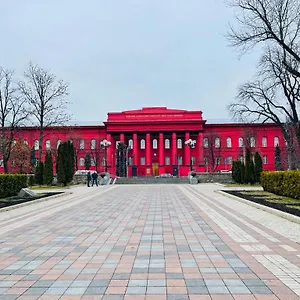 Amazing Tara's Shevchenko Square Киев